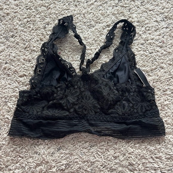 Victorias secrets black lace bralette - Picture 2 of 3